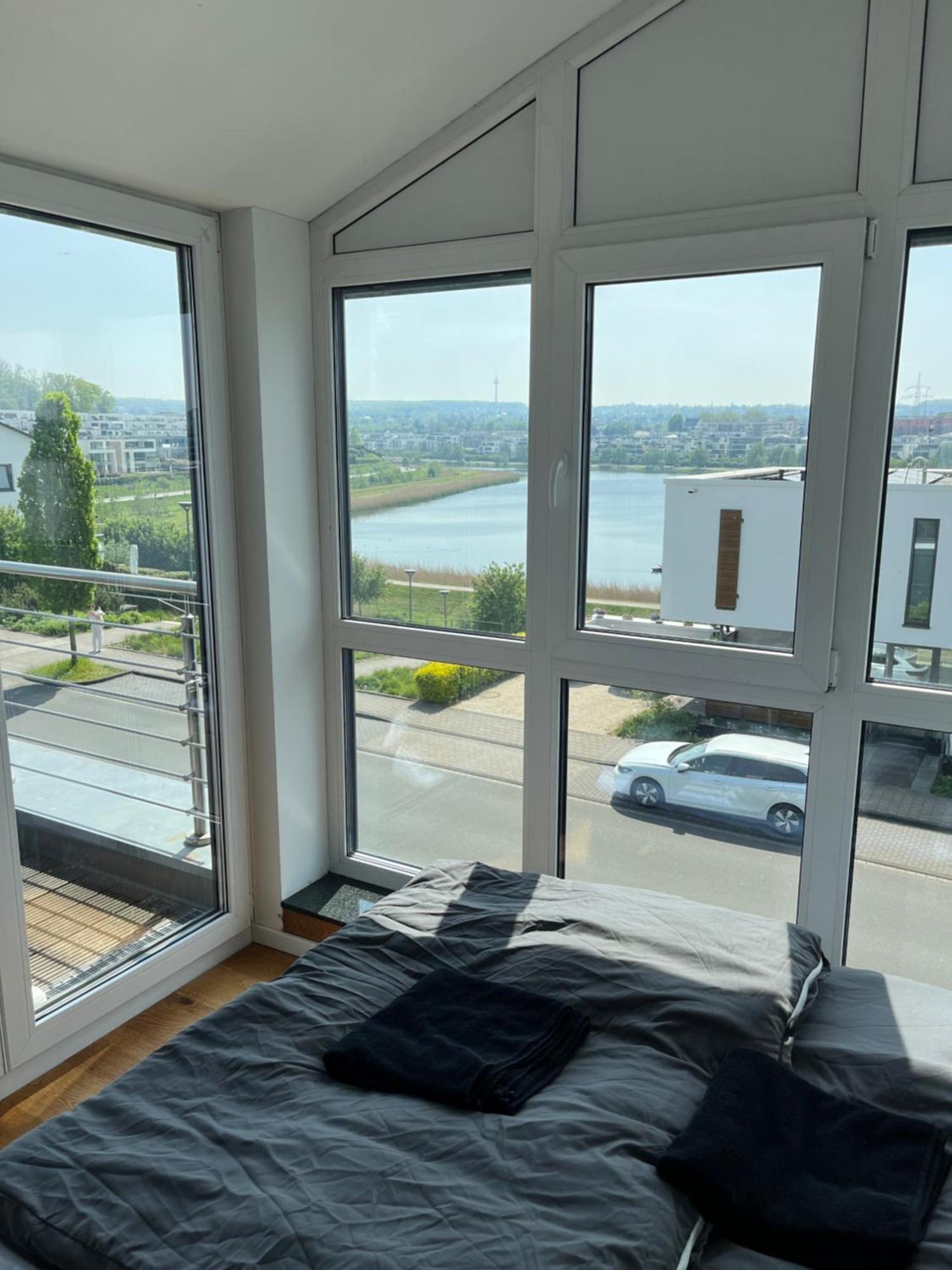 Haus Mit Panoramablick Auf Den Phoenixsee Dortmund Exterior foto